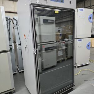 Thermo Scientific Large-Capacity Reach-In CO2 Incubator, 821 L (3950)