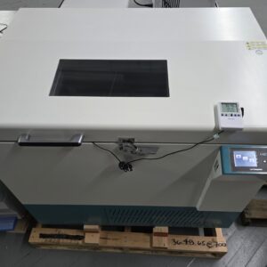 JeioTech Lab Companion ISF-7100, AAH23375U Incubating Shaker, 9.5 cu ft