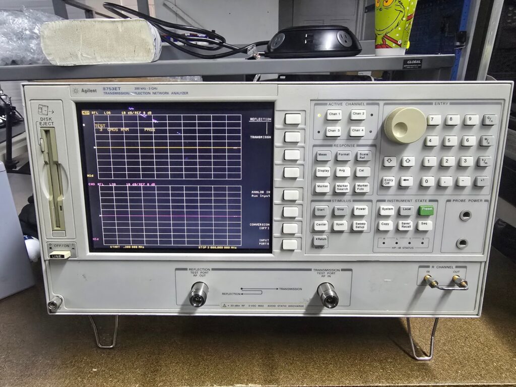 Used Agilent 8753ET network analyzer 300 kHz-3 GHz 1