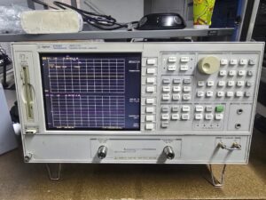 Used Agilent 8753ET network analyzer 300 kHz-3 GHz 1
