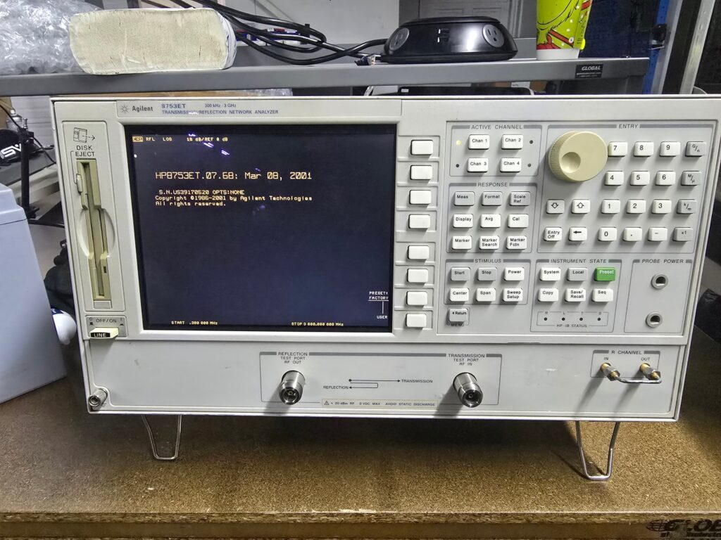 Used Agilent 8753ET network analyzer 300 kHz-3 GHz 2