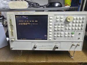 Used Agilent 8753ET network analyzer 300 kHz-3 GHz 2